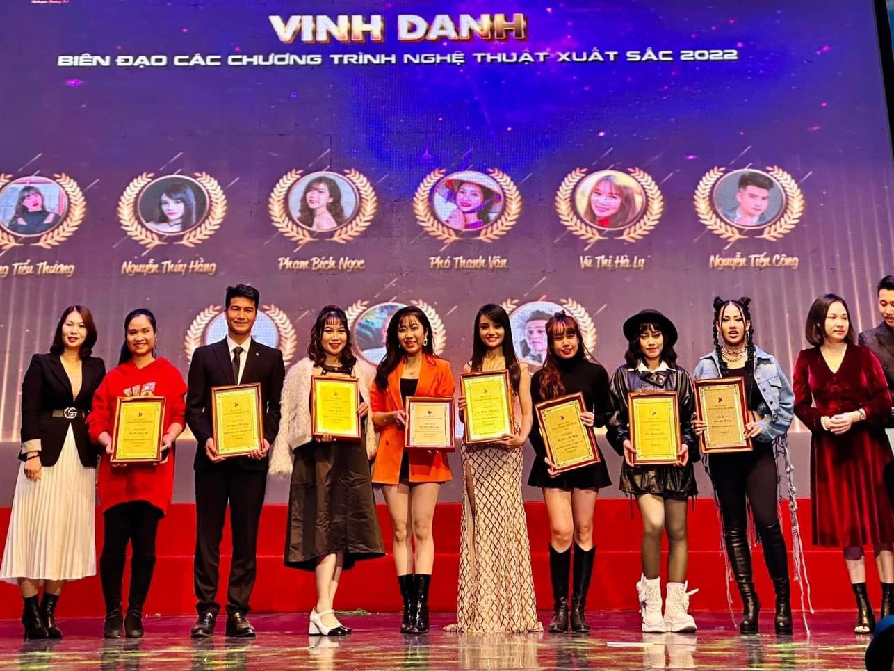 Trong năm 2022,  VYA đã tổ chức thành công cuộc thi Sao Việt Toả Sáng với hơn 3000 thí sinh từ bắc vào nam tham dự 