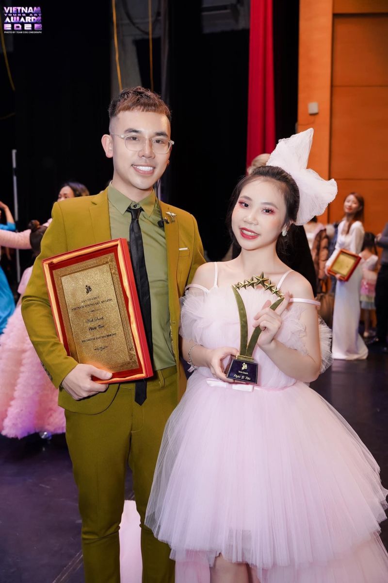 Vietnam Young Art Awards 2022 là sự kiện lớn nhất trong năm đối với chúng tôi, những thầy cô hoạt động trong lĩnh vực giáo dục nghệ thuật và tổ chức các sân chơi nghệ thuật thiếu nhi.